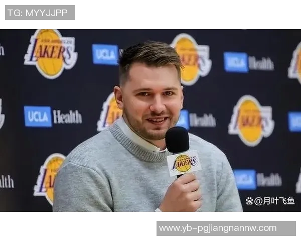 东契奇盛赞詹姆斯融入球队能力强调他多才多艺无人能挡 东契奇盛赞詹姆斯融入球队能力强调他多才多艺无人能挡