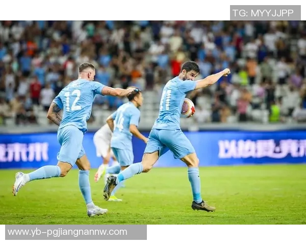 武汉三镇对阵深圳新鹏城半场战报埃杜加西亚再度破门杨一鸣遭遇红牌处罚